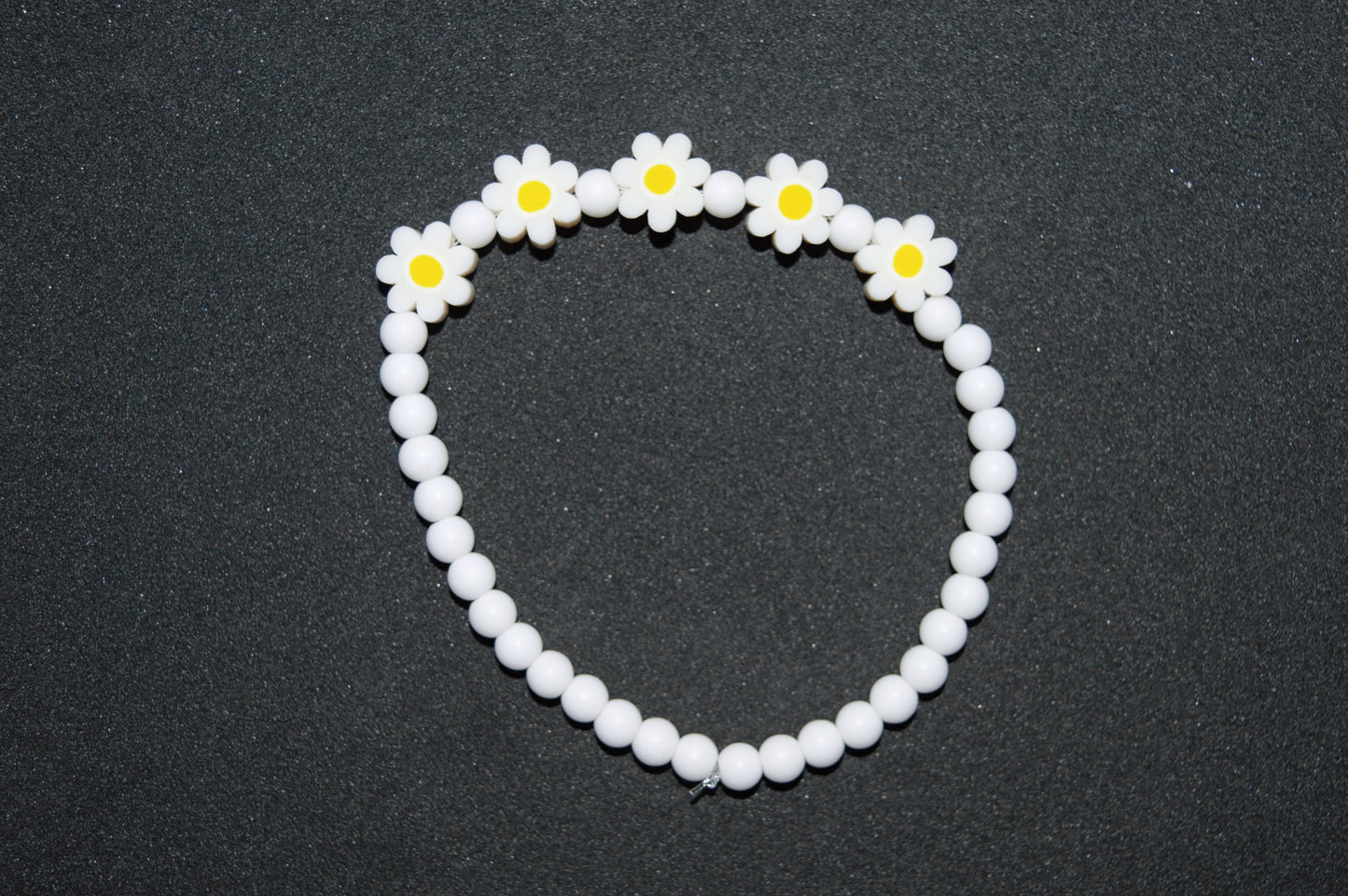 Dainty Daisy bracelet