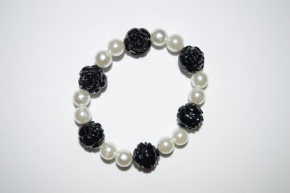 Cream pearl and black rose bead bracelet
