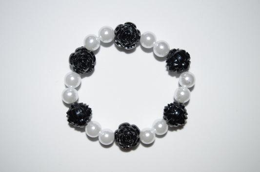 White pearl and black rose bead bracelet