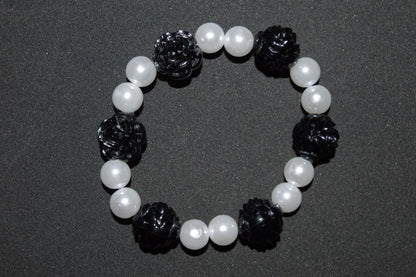 White pearl and black rose bead bracelet