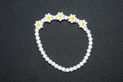 Dainty Daisy bracelet